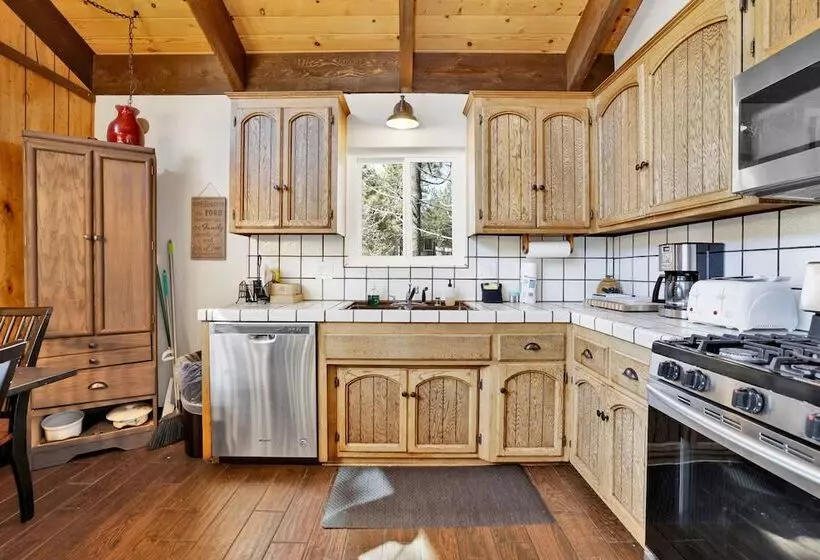 Rustic Retreat #2419