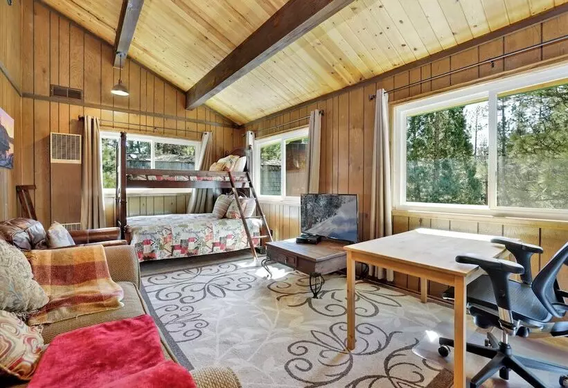 Rustic Retreat #2419