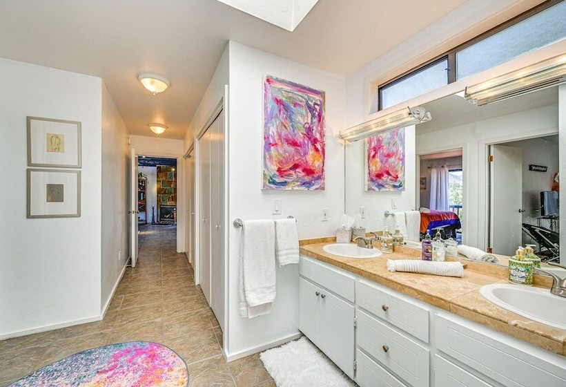 Sedona Red Rock Retreat: Walk To Hiking Trails!