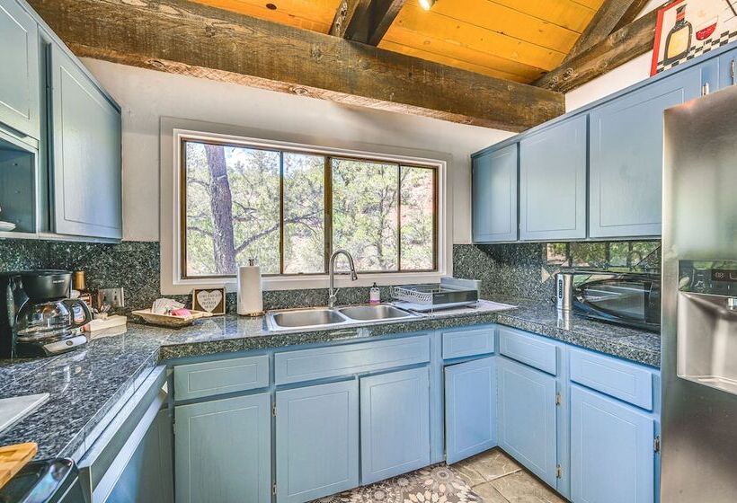 Sedona Red Rock Retreat: Walk To Hiking Trails!