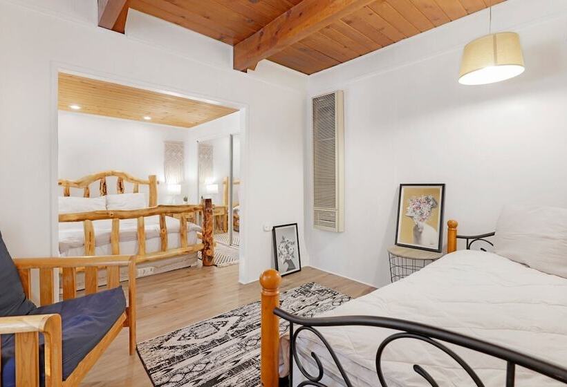 The Bear Bauhaus #2106