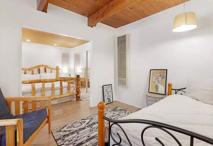 The Bear Bauhaus #2106