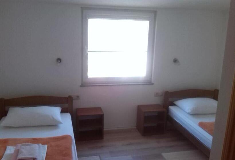 پانسیون Guest House Andre