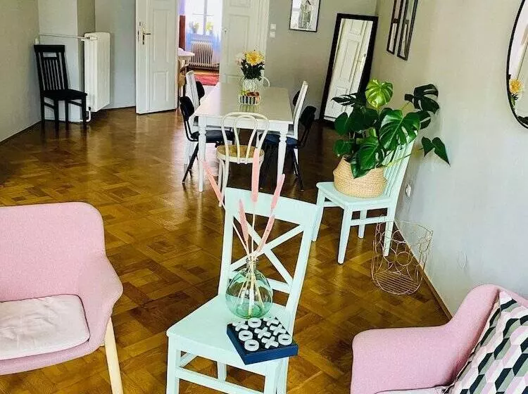 پانسیون Serenity Rooms