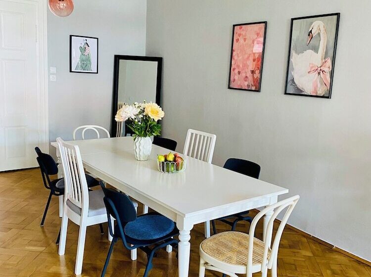 پانسیون Serenity Rooms