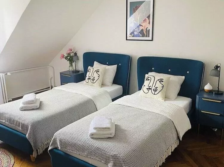 پانسیون Serenity Rooms