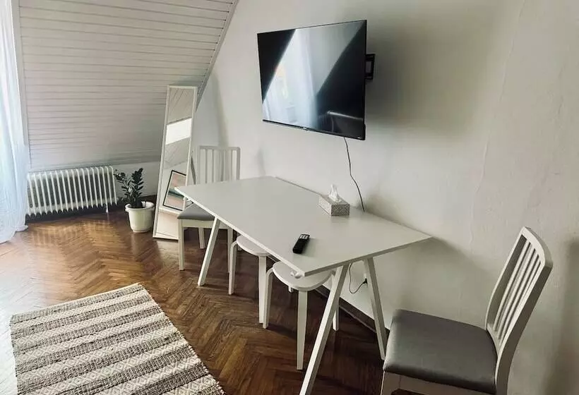 پانسیون Serenity Rooms