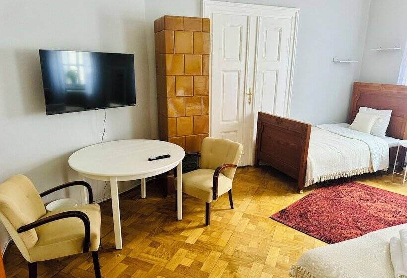 پانسیون Serenity Rooms