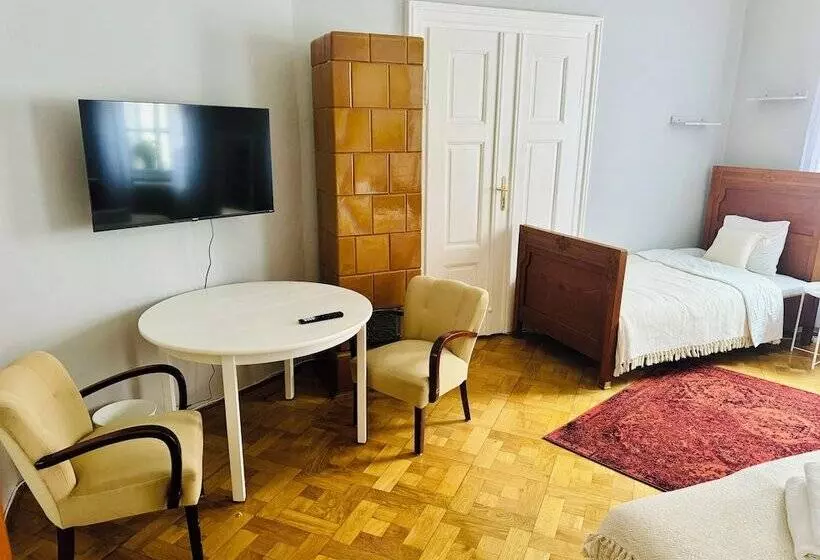 پانسیون Serenity Rooms