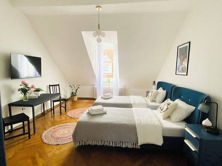 پانسیون Serenity Rooms