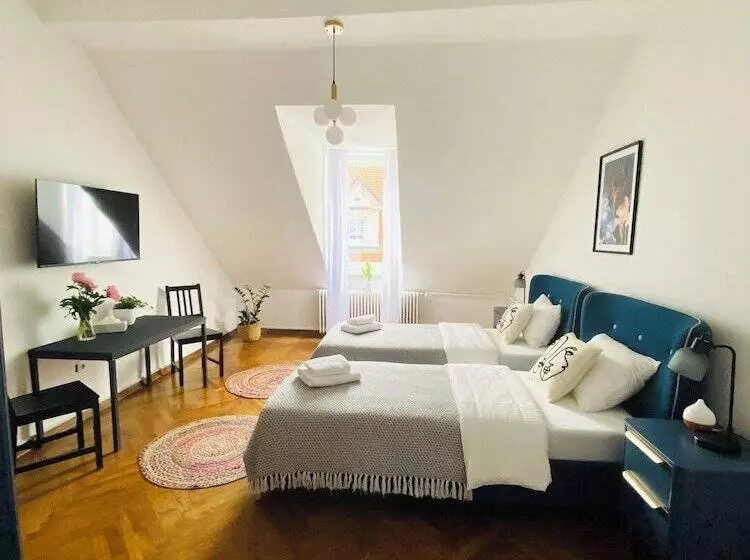 پانسیون Serenity Rooms