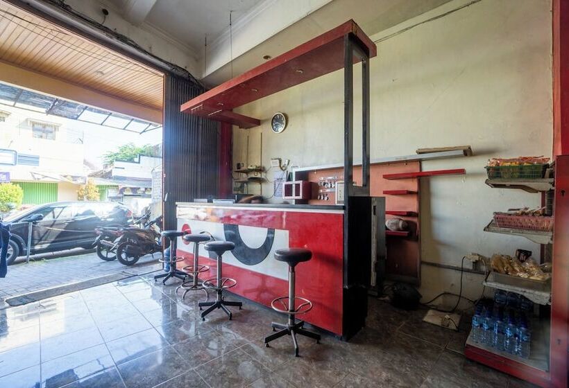 Hotel Redisa Redpartner Near Rs Saiful Anwar