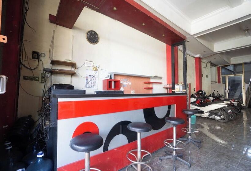Hotel Redisa Redpartner Near Rs Saiful Anwar