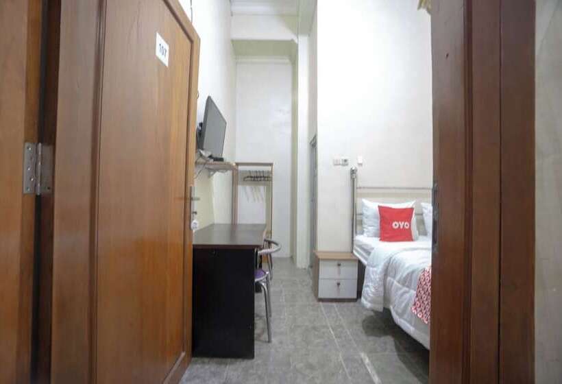 Hotel Redisa Redpartner Near Rs Saiful Anwar