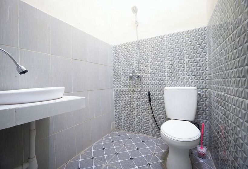 Hotel Redisa Redpartner Near Rs Saiful Anwar