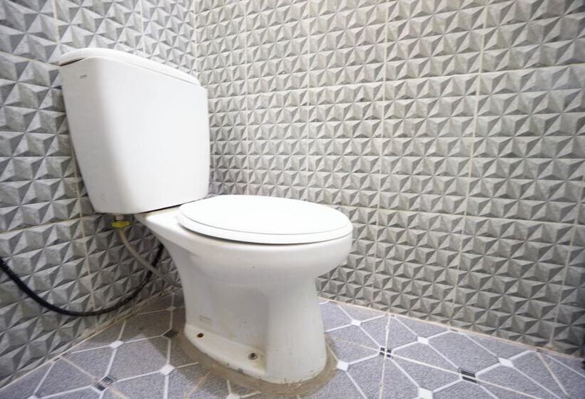 Hotel Redisa Redpartner Near Rs Saiful Anwar