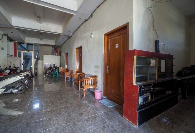 Hotel Redisa Redpartner Near Rs Saiful Anwar