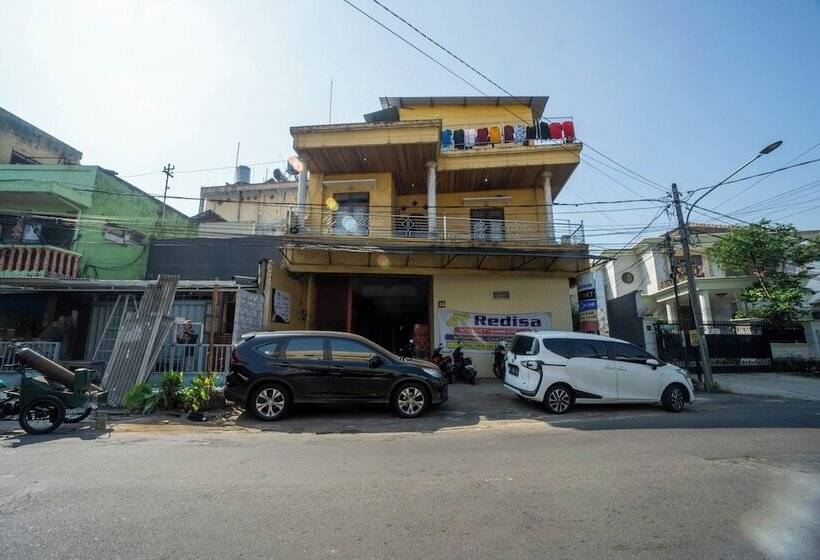 Hotel Redisa Redpartner Near Rs Saiful Anwar