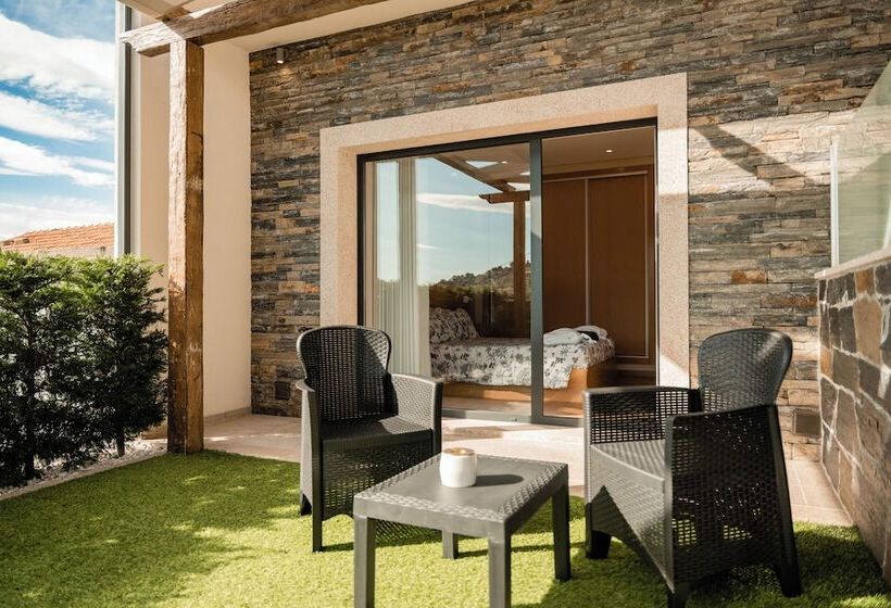 Hotel Socalcos Do Douro House