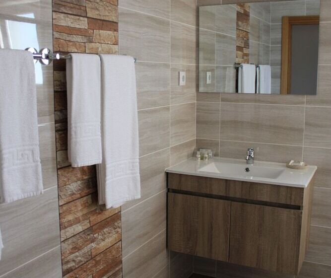 Hotel Socalcos Do Douro House