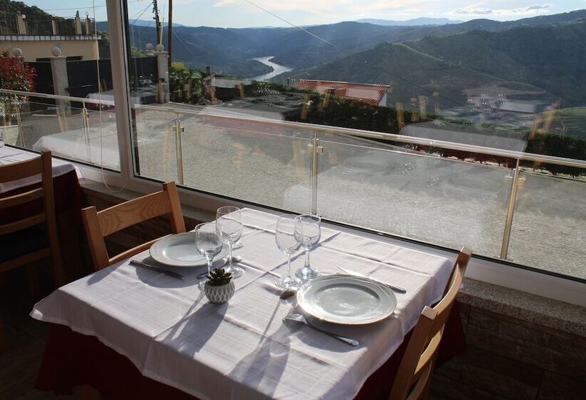 Hotel Socalcos Do Douro House