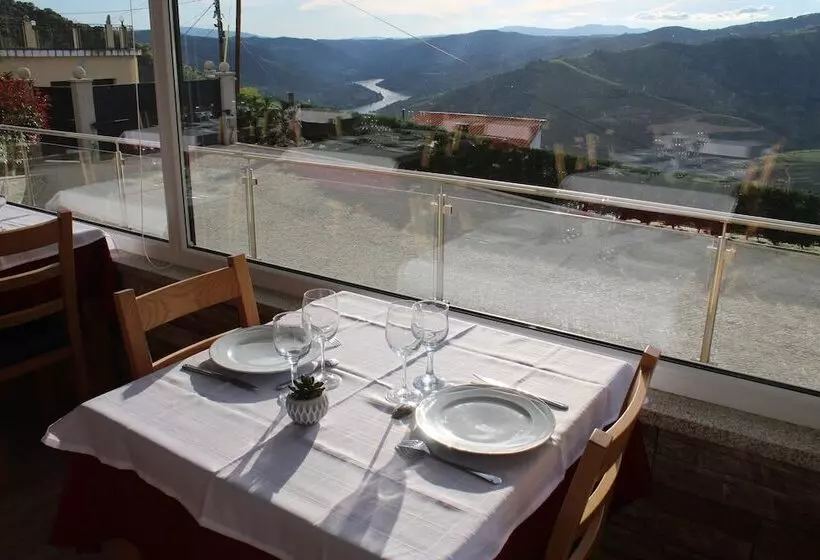 ホテル Socalcos Do Douro House