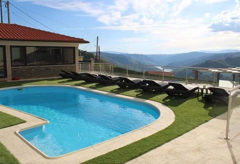 Hotel Socalcos Do Douro House