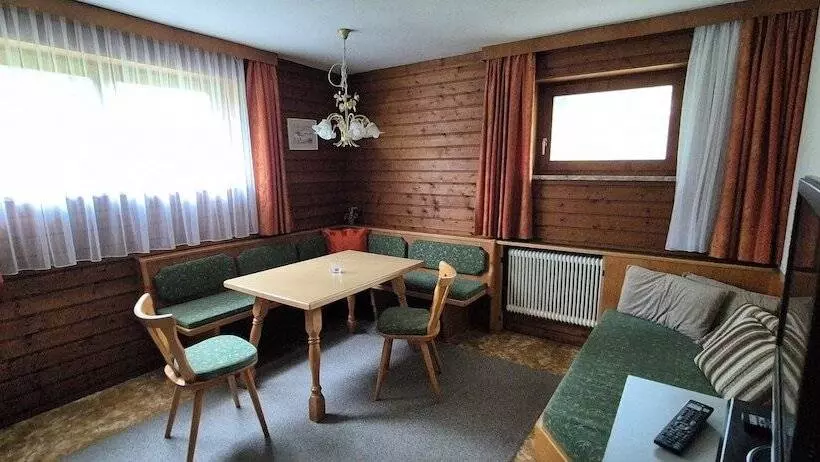 Aamiaismajoitus (B&B) Pension Edi