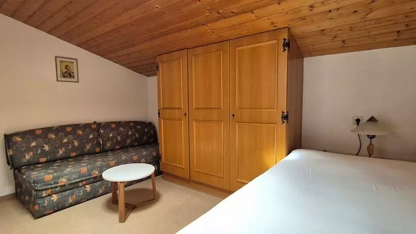 Aamiaismajoitus (B&B) Pension Edi