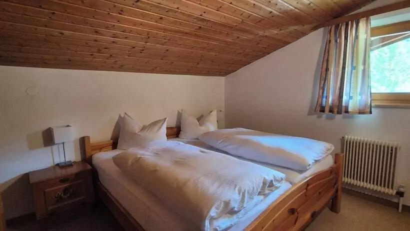 Aamiaismajoitus (B&B) Pension Edi