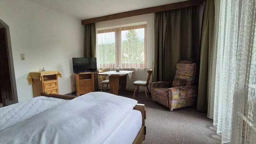 Aamiaismajoitus (B&B) Pension Edi