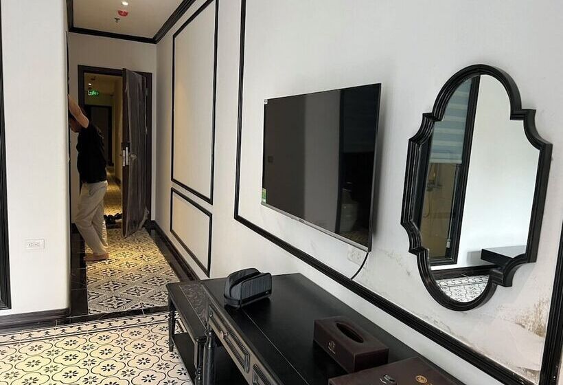 هتل Chateau De Hanoi