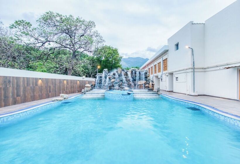 אתר נופש Sandanams Villa Coutralam