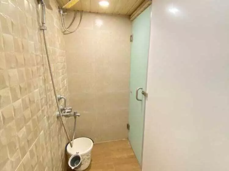 پانسیون New Hotel Tara By Glitz Hotels