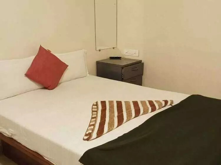 پانسیون New Hotel Tara By Glitz Hotels