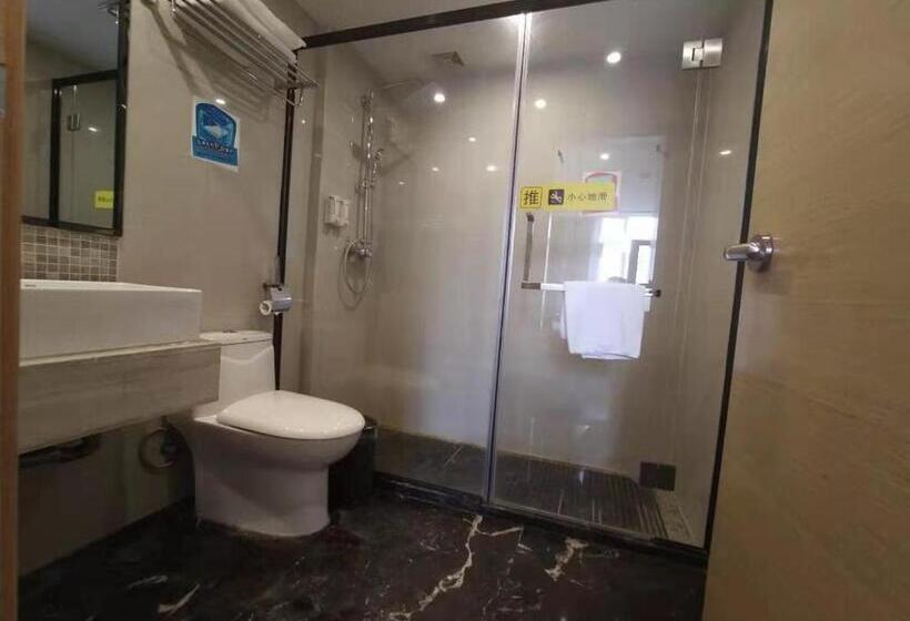 Otel 7days Dongguan Tangxiayin Square Walmart