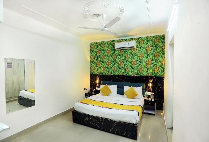 هتل Airport Travel Inn Deluxe