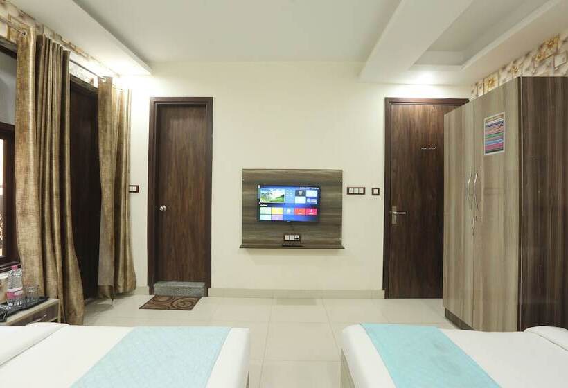 هتل Airport Travel Inn Deluxe