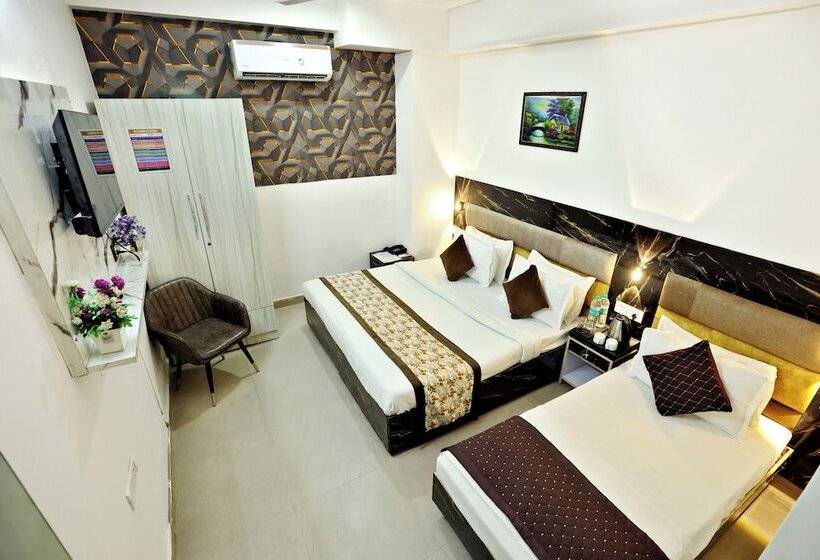 هتل Airport Travel Inn Deluxe