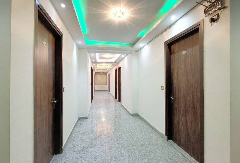 هتل Airport Travel Inn Deluxe