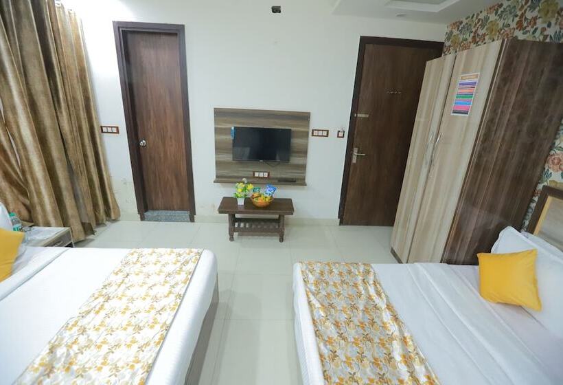 هتل Airport Travel Inn Deluxe