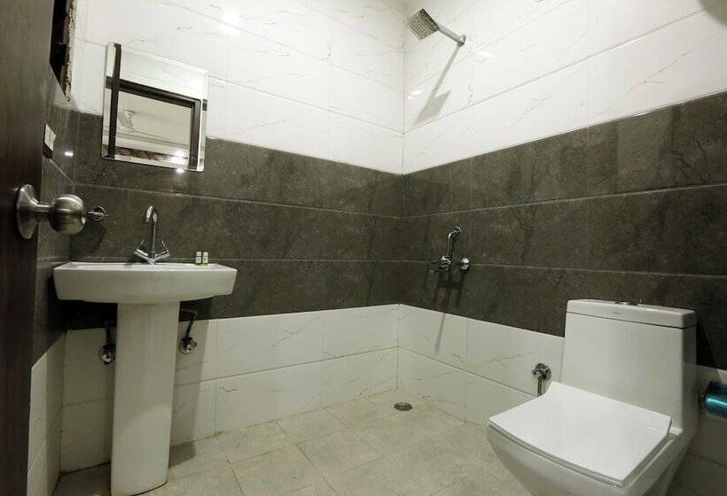 هتل Airport Travel Inn Deluxe