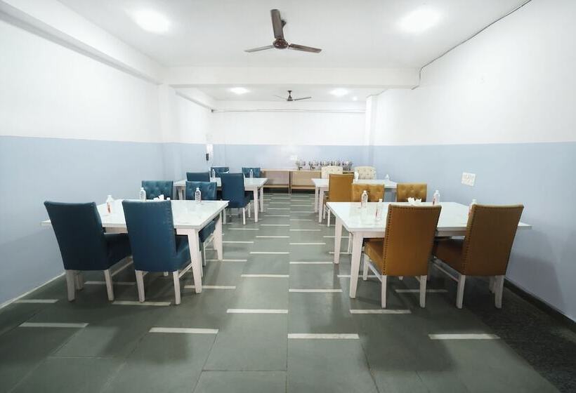 هتل Airport Travel Inn Deluxe