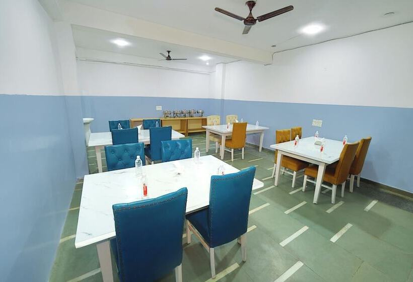 هتل Airport Travel Inn Deluxe