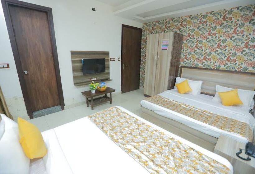 هتل Airport Travel Inn Deluxe