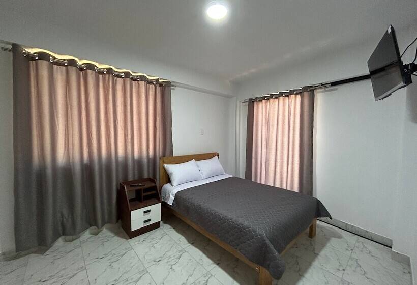 פנסיון Central Climbing Hostel