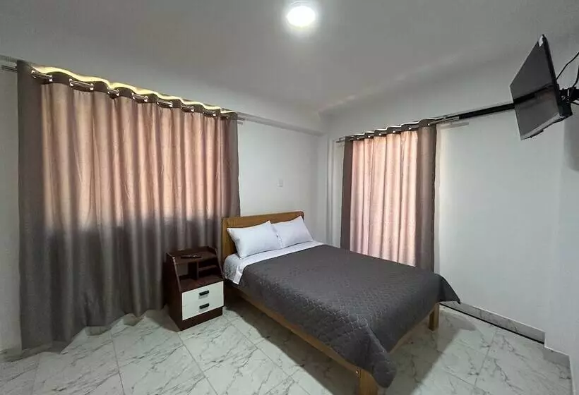 پانسیون Central Climbing Hostel