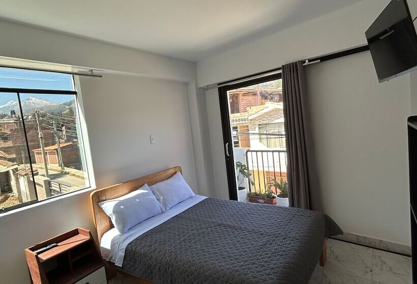 פנסיון Central Climbing Hostel