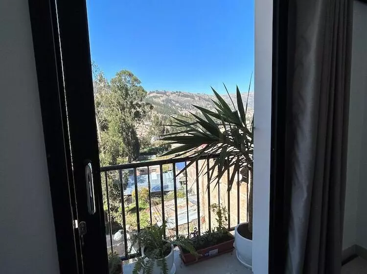 پانسیون Central Climbing Hostel