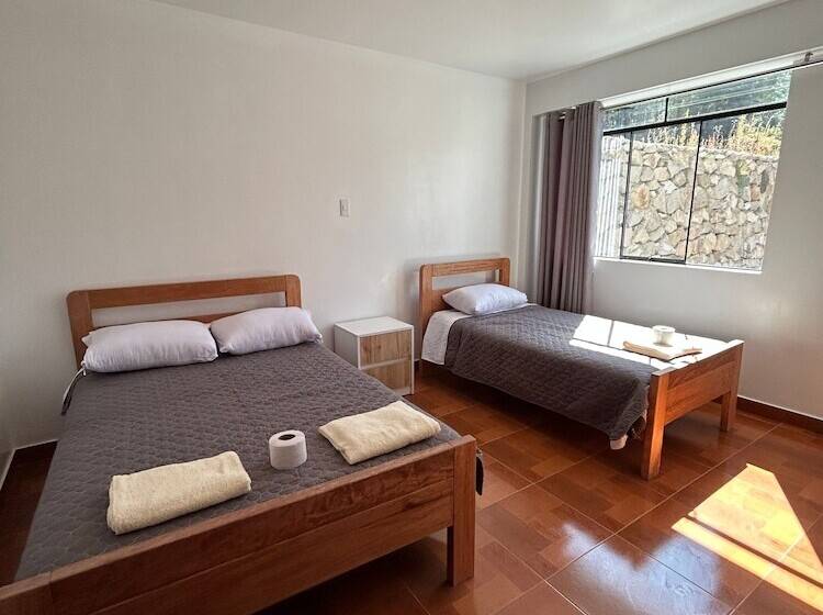 פנסיון Central Climbing Hostel